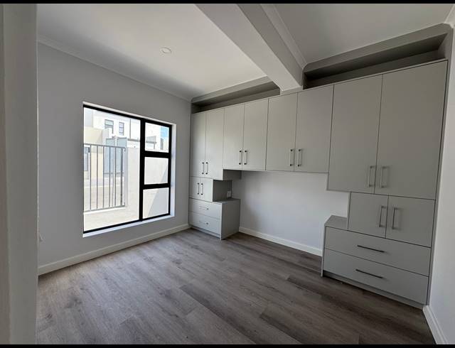 4 BEDROOM HOUSE FOR SALE IN SANDOWN